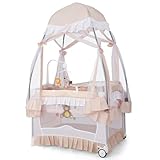Boîte à musique et jouets suspendus — Une boîte à musique et trois jouets suspendus au-dessus du berceau capteront l'attention de votre bébé et l'apaiseront.