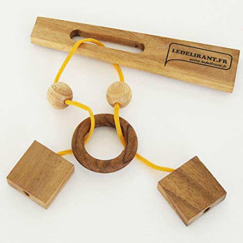 Le DIAPASON jeu casse tête à partir de 6 ans, fabriqué en bois massif aux normes CE, Difficulté notée 1/6, marque française Le Délirant. Le but est simple: réussir à isoler l'anneau de bois du reste !