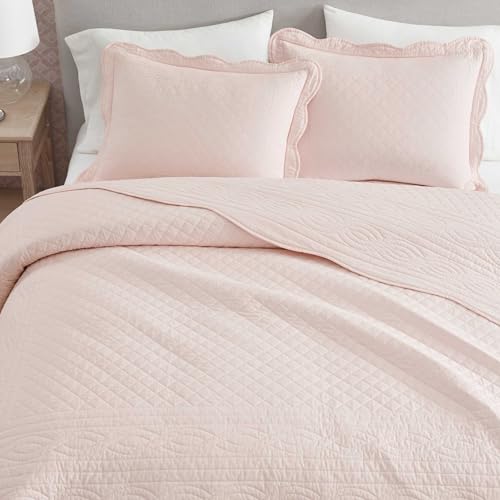 Image of Martha Stewart - Queen Size Quilt Set, Soft & Breathable Cotton Percale Quilted Bedding with Matching Pillowcases, Scalloped Edge Bed Set, Vintage Scallop Pink