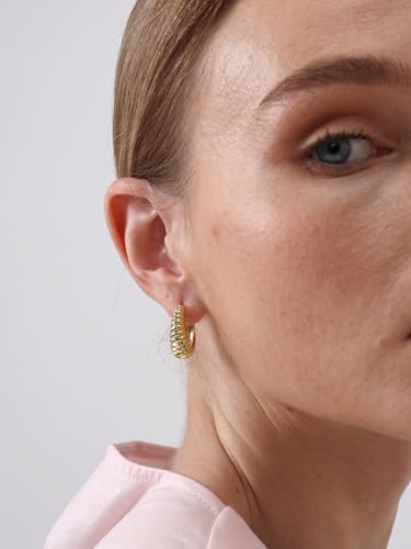 Image of FRUMOS 18K Gold Plated Chunky Hoop Earrings for Women Fashion Thick Gold Hoops Set Jewelry for Birthday Christmas Gifts