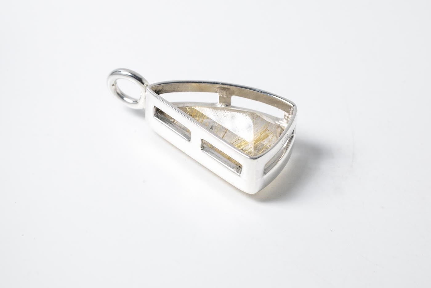 Facettierter Rutilquarz Silber Anhänger. 29mm Länge