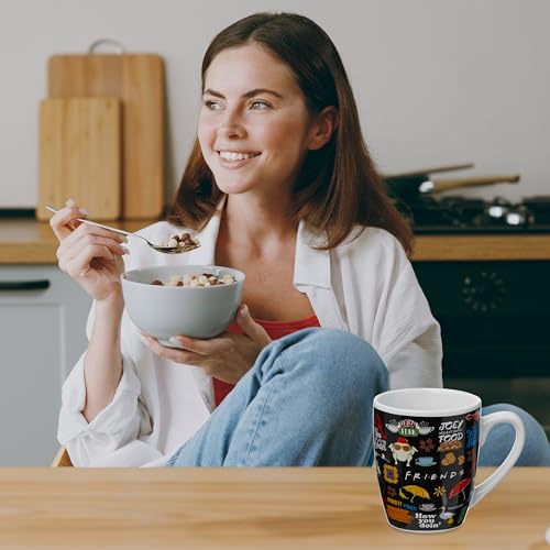 Get Trend Friends Socken und Tasse Set, Bequeme One Size Strümpfe 35-41 & Keramik Kaffee Tasse 315 ml/11oz, Geschenke für Frauen & Teenager (Schwarz AOP Friends)