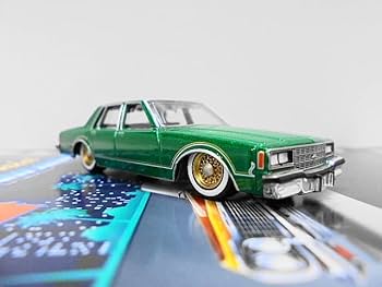グリーンライト11台セット グリーンライト 1/64 ミニカー 1985 CHEVROLET CAPRICE ゴールド