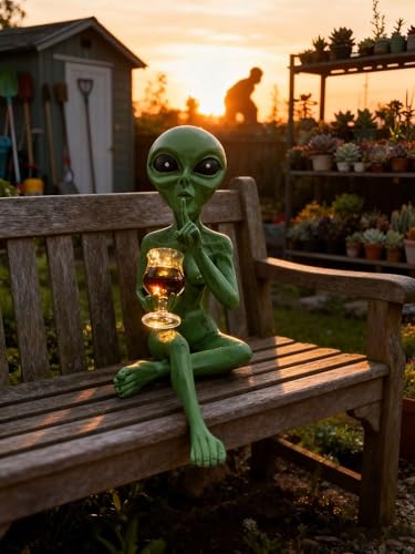 Estatua Alien con Vaso de Cerveza Decorativa Verde miniatura 3