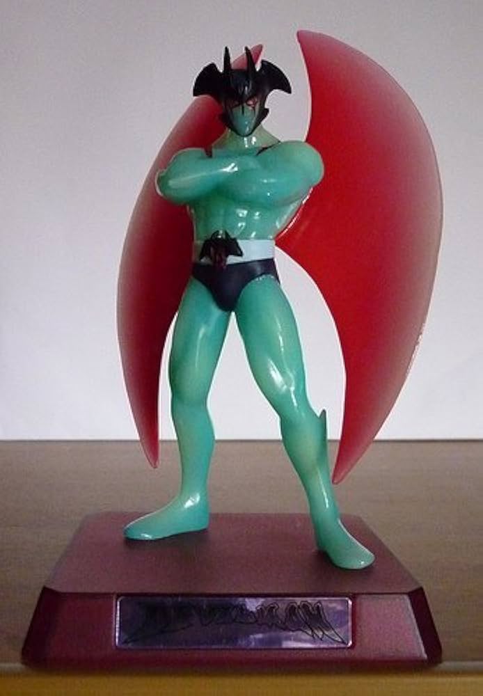 デビルマン　フィギュア　全長約67cm Amazon.co.jp: デビルマン ディテールフィギュア TVアニメ版