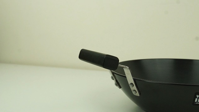 Hawkins Futura 2.5 Litre Deep Fry Pan, Hard Anodised Kadai with Stainless Steel Lid, Flat Bottom Induction Kadhai, Black (IAD25S)