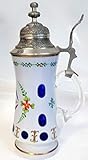 uber fang glass Sammlerstück Antik Glas böhmisches Glas Krug, Überfang Emaile Vase mit Blumendekor weiß blau mundgeblasen und handgeschliffen mit dekorativem Zinn Deckel Sammlerglas Höhe ca. 26,5 cm