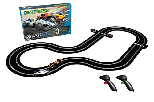 Scalextric Grand Prix Formula One Analog Slot Car Analog 1:32 Race Track Set C1385T