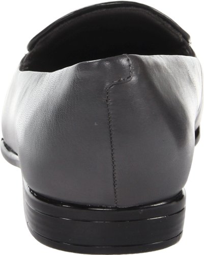 Image of Trotters Women's Leana Loafer Flat