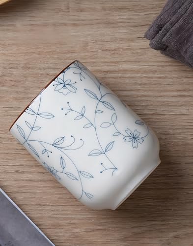 Ensemble de vaisselle en céramique au design floral bleu raffiné