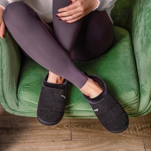 HomeTop Women's Comfy Quilted Slipper Soft Cashmere Like Slip on Memory Foam House Shoe2