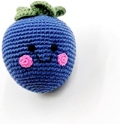 Pebble | Sonajero de arándanos hecho a mano | Crochet | Comercio Justo | Simulación | Juego imaginativo | Bosques | Sonajero | Lavable a máquina