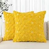 AVOIN colorlife Spring Summer Yellow Daisy Throw Pillow Covers Set of 2, 18 x 18 Inch Seasonal Flora Farmhouse Decor Flower Soft Plush Faux Fur Jacquard Cushion Case for Home Sofa
