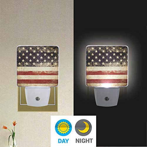 Grunge American Flag Night Light 4th of July Memorial Day Nightlights Plug-in LED Patriotic Nightlight Set of 2 Auto Dusk-to-Dawn Sensor Lamp for Bedroom Bathroom Kitchen Hallway Stairs