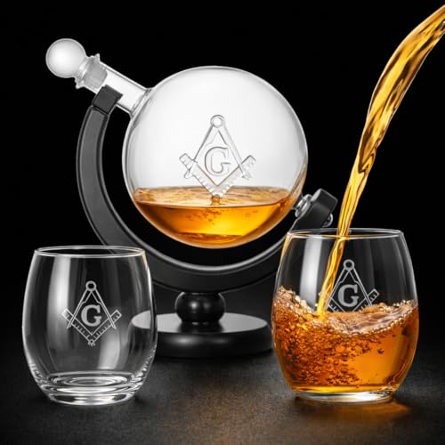 MasonicMan Masonic Whiskey Decanter Set with 2 Glasses Square and Compasses Design 850ml Globe Decanter with Black Wooden Stand Premium Borosilicate Glass Gift for Mason