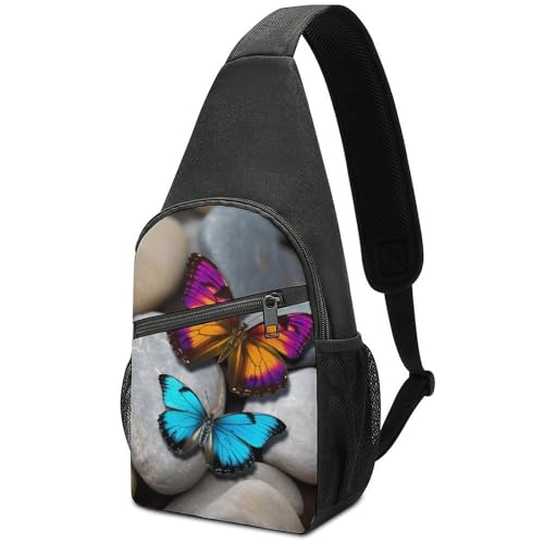 Mochila colorida tipo sling con diseño de mariposa