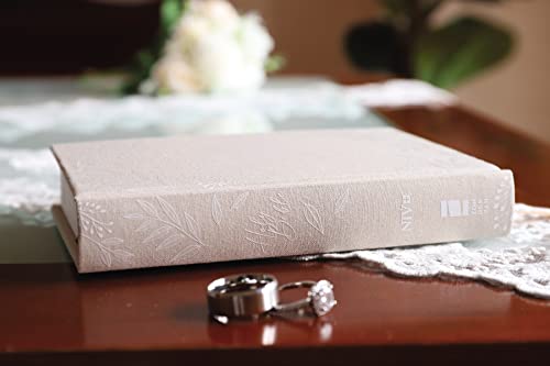 Image of NIV, Bride's Bible, Cloth over Board, Cream, Red Letter, Comfort Print