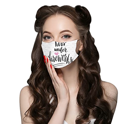 Kiss Me - Funda para la cara elástica, lavable, caligrafía a mano, diseño de corazón sobre barra de labios, protección para la boca con bucles ajustables, color rosa y blanco, talla M