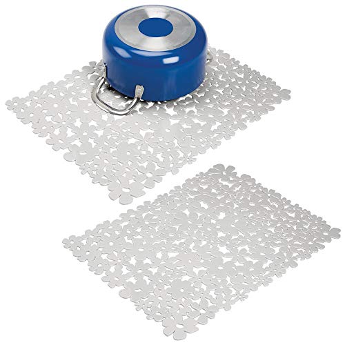mDesign Juego de 2 alfombrillas antideslizantes de PVC – Base para fregadero grande que protege de arañazos con diseño de flores – Protector de fregadero para pilas dobles – gris claro