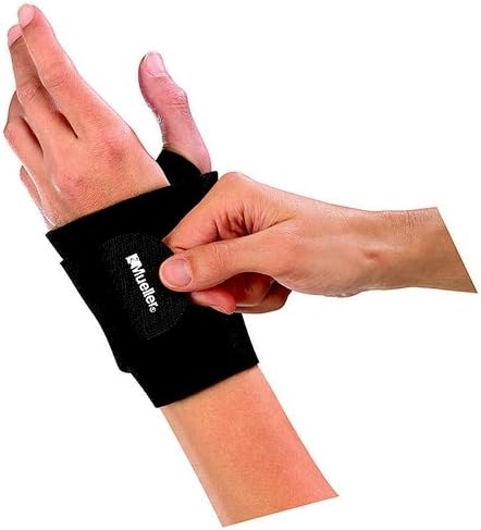 Mueller Wrist Support Wrap - SS18