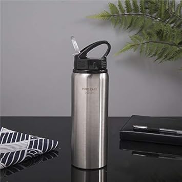 bicchiere in acciaio con paglia per bambini