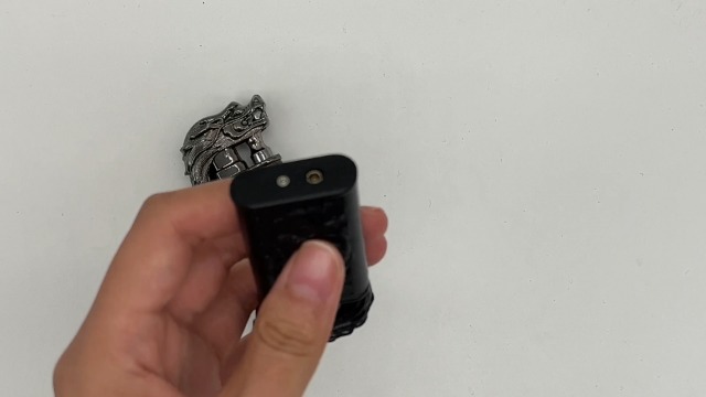 Encendedor antorcha diseño dragón doble llama recargable miniatura 7