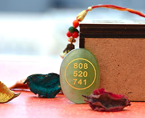 Image of Green Aventurine Crystal Stone Switch Word & Angelic Numbers to Attract Money & Luck Natural Cabochon Oval Shape Gemstone for Reiki Healing Feng Shui Abundance Coin (Green, 4cm)