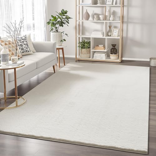 the carpet Cosy – Kuscheliger Fellteppich, Weich & Elegant, Waschbar und Für Fußbodenheizung Geeignet, Öko-Tex Zertifiziert, Hochwertiger Kunstfell Teppich, Creme, 160 x 220 cm