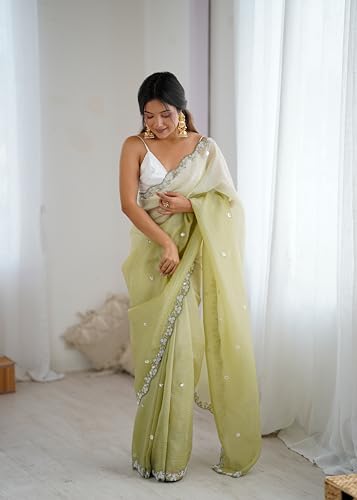 Image of Women's Chiffon Embellished Saree With Unstitched Blouse Piece