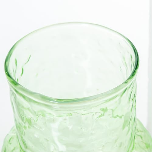 Vase en verre vert grand format idéal pour sublimer vos bouquets de salon