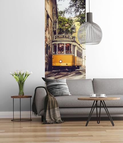 Komar 161-DV1 Vlies Fototapete LISSABON-100 x 280 cm-Tapete, Wand Dekoration, Portugal, Tram, Stadt, Urlaub-161-DV1, bunt