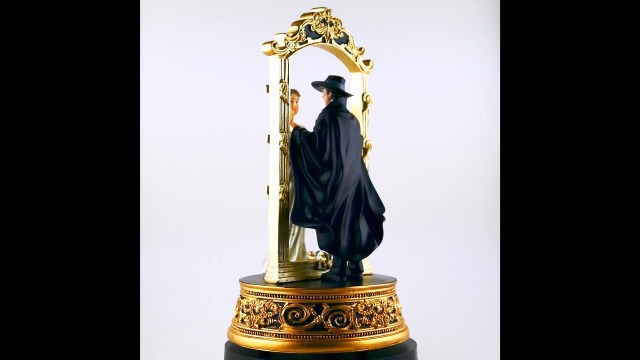 Amazon.com: The San Francisco Music Box Company Phantom and