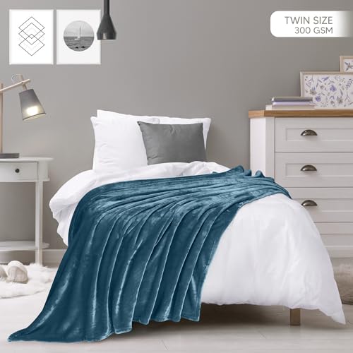Image of Utopia Bedding Fleece Blanket Twin Size Grey 300GSM Luxury Anti-Static Fuzzy Soft Microfiber Dorm Bed Blanket (90x66 Inch)