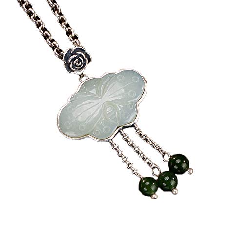 Collier en jade blanc naturel et argent 925, le cadeau idéal avec son pendentif papillon