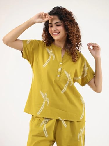 Image of Women's Pure Cotton Bird Printed Night Suit Top and Pyjama Set.