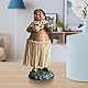 Baoblaze Hawaiianische Tänzerin Auto, Mini Hawaiian Dashboard Doll, Hawaii Hula Girl Posing, Hawaiianische Tänzerin Dekoration, Hawaiianische Armaturenbrett-Puppe für Armaturenbrett, Stil D