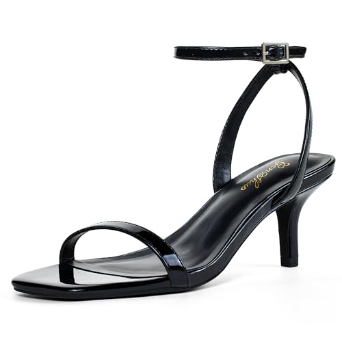 Punta aperta quadrata: speciale e bella, la punta quadrata con cinturino trapuntato delicato sulla pelle aggiunge sicuramente lucentezza e unicità al tuo look chic e sofisticato.