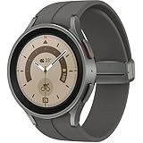 ساعة سامسونج جالكسي ووتش 5 برو مقاس 45 ملم تعمل باتصال ال تي اي لمراقبة الصحة واللياقة البدنية والنوم بطارية محسنة ونظام تحديد مواقع محسن وزجاج كريستال سفير واطار تيتانيوم اصدار امريكي رمادي