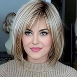RENERSHOW Blonde Highlight Short Pixie Bob Wig with Bangs Straight Ombre Blonde Synthetic Wig with Dark Roots Layered Blonde Wigs for Women Medium Bob Daily Party Wig