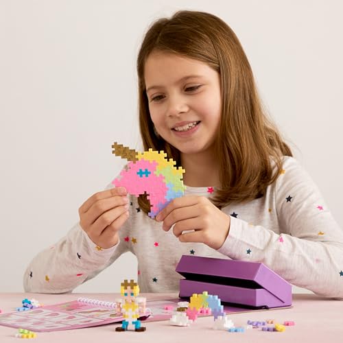 Plus-Plus 3988 Geniales Konstruktionsspielzeug, Activity Pad Fantasie, Baustein-Set für 2D und 3D Figuren, Kreativ-Bausteine für Kinder ab 5 Jahren, 125 Teile