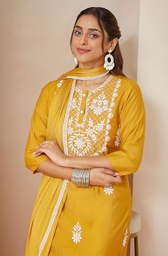 Image of Janasya Women's Silk Blend Embroidered Straight Kurta Set