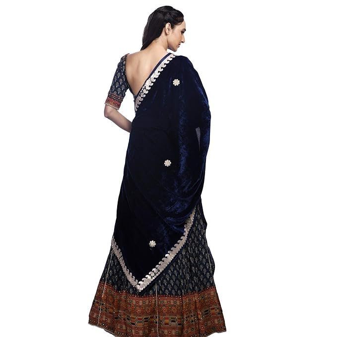 Women's Embroidered Velvet Dupattas3