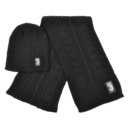 Questo set di sciarpa e zuccotto da adulto non è solo un accessorio, ma un'opportunità per esprimere la tua passione per il calcio e per la tua squadra preferita. È un regalo unico e originale per i tifosi, gli amici e la famiglia.