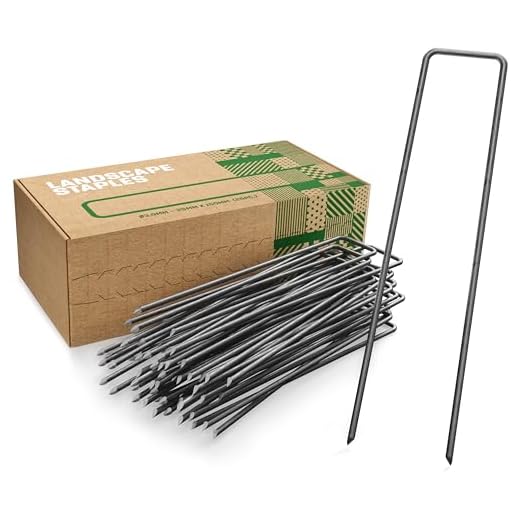 GardenGloss Erdanker aus Stahl unverzinkt (100 Stück) - Stabile Bodenanker für Unkrautvlies, Gartenvlies, Zaun & Netz - 150 MM Lang, 25 MM Breit, Ø 2.7 MM