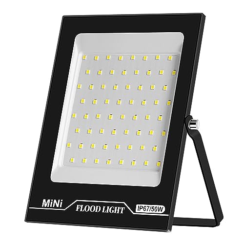 Lampadaires lumière crue LED pour éclairer la cour et le jardin
