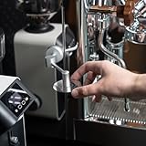 Fonctionnalité magnétique : utilise un système magnétique pour une fixation sécurisée, favorisant une configuration conviviale que les amateurs de café apprécieront