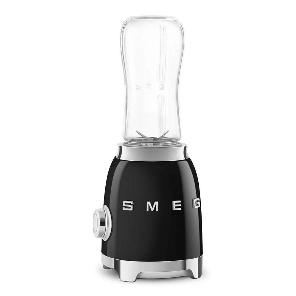 Smeg, Frullatore Compatto PBF01BLEU, 2 Livelli di Velocità, Sicurezza Blocco Motore, 2 Bottiglie da 600 ml in Dotazione, Base Antiscivolo, Avvolgicavo Integrato, 300W, Nero
