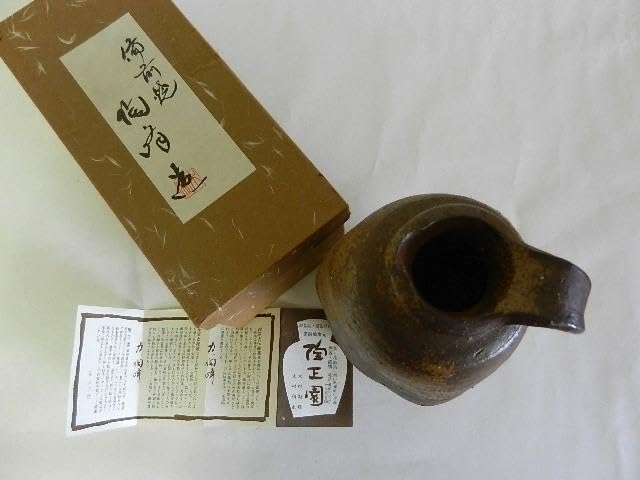 Amazon.co.jp: 備前焼 陶正園窯 木村陶峰作 胡麻焼三角花瓶 陶印「力