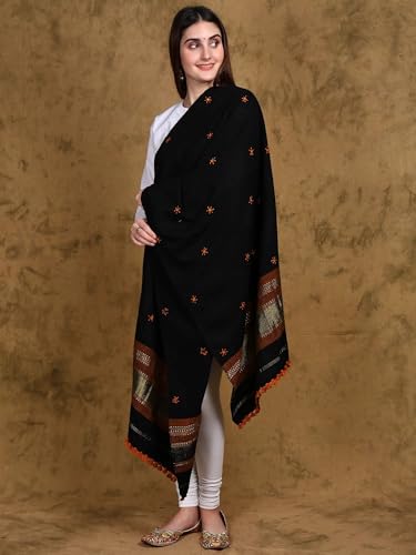 Stole from Kutch with Embroidered Mirrors and Golden Border4