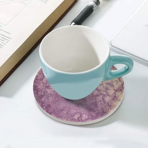 Dessous de verre pour boissons et apéritifs sur la table basse du salon